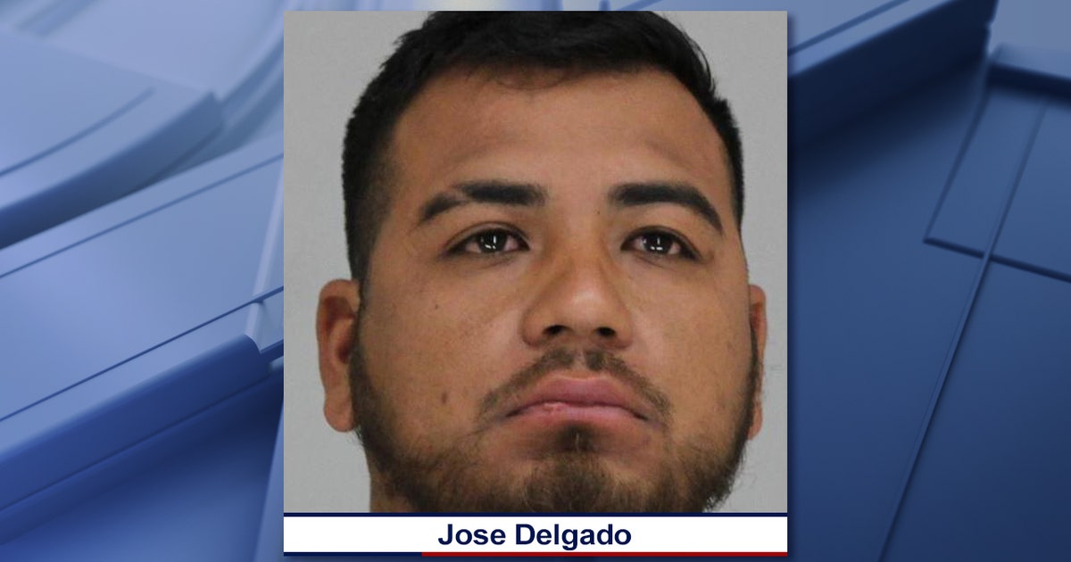 Man arrested for DWI after crashing into Dallas PD vehicle; 2 officers ...