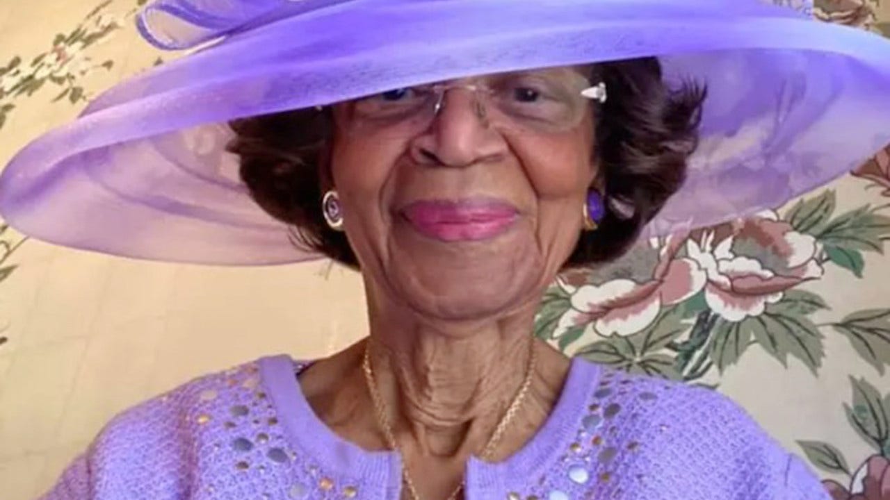 Stylish 82-year-old Woman Inspires The Internet With Virtual Church ...