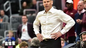 Oklahoma hires Loyola Chicago’s Moser as basketball coach