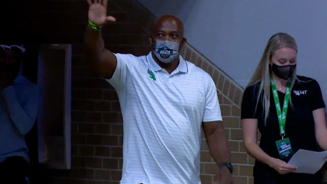 UNT assistant basketball coach dies in early morning crash in Wise County