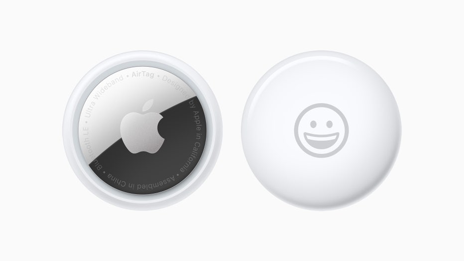 Apple_airtag-front-and-back-emoji-2up_042021