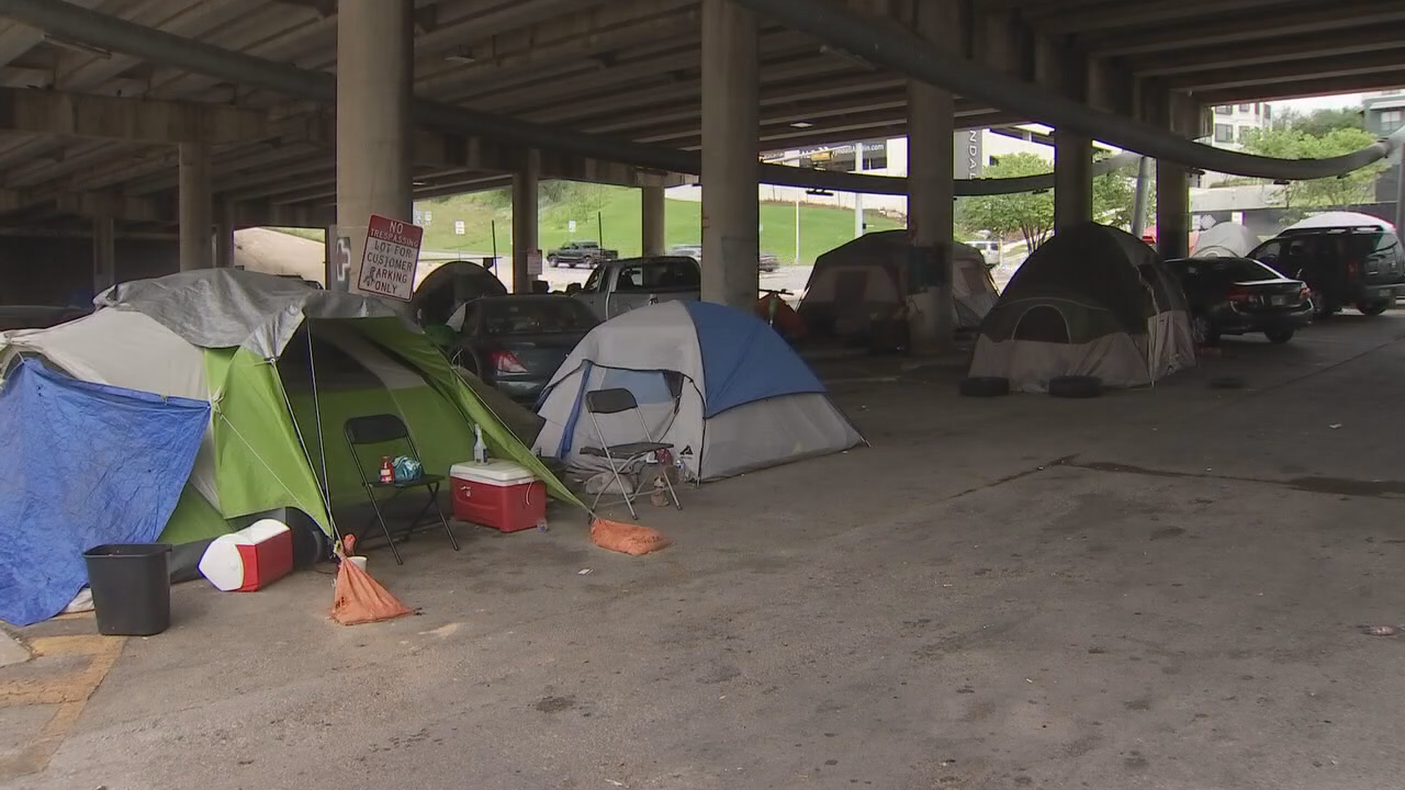 Dallas City Council Expected To Approve 2 3M To Fund 16 More Homeless   V TX LEGE HOMELESS CAMPING 9P 00.00.00.21 