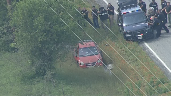 Hill County constable shot during police chase along I-35W that ended with standoff in Johnson County