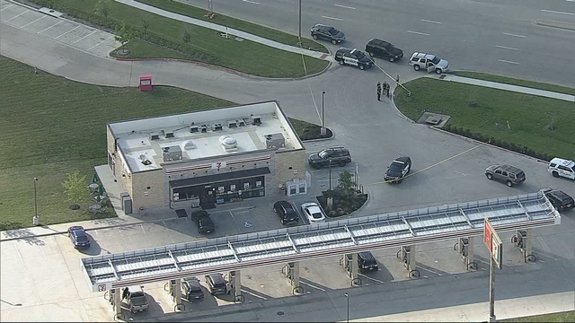 2 men arrested, 2 hospitalized after shootout in Grapevine parking lot