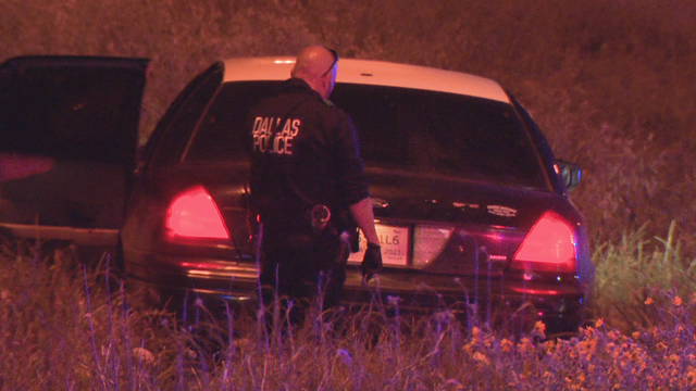 Police searching for gunman who shot teens driving in Dallas