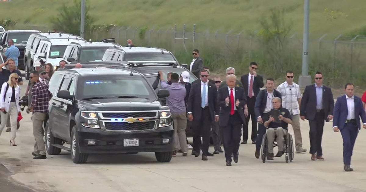 Former President Trump tours southern border with Gov. Abbott to ...