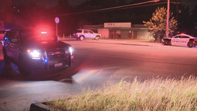 Police searching for shooter after man found fatally shot inside SUV in Dallas