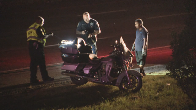 Motorcyclist dies in early morning crash on I-20 in Dallas County