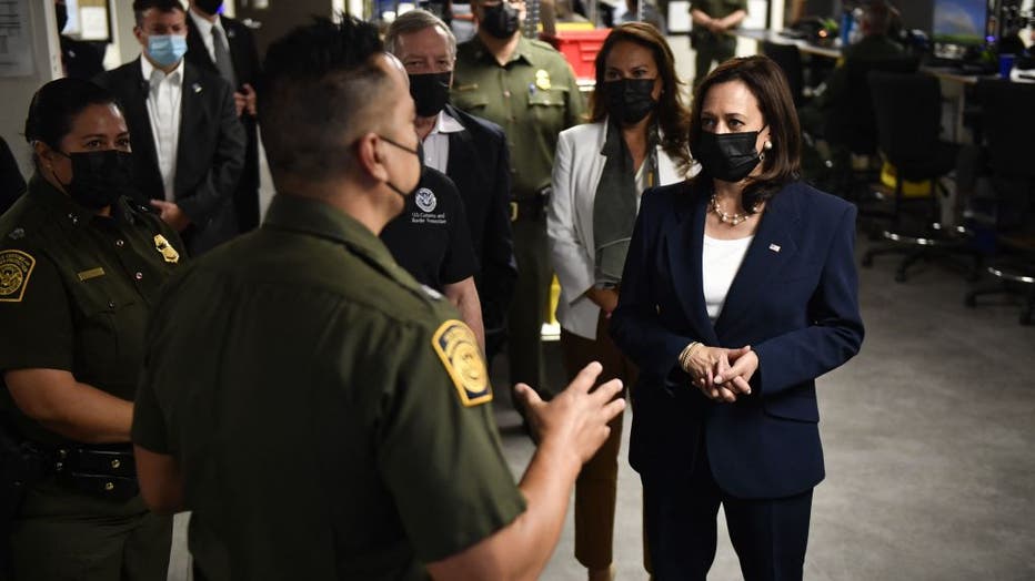 US-POLITICS-HARRIS-BORDER