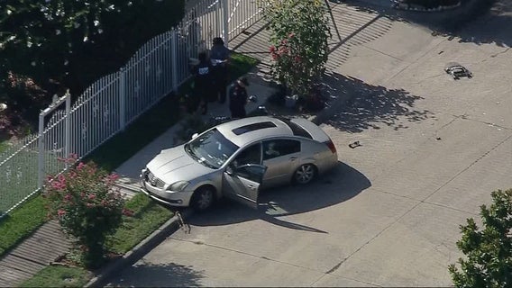 Grand Prairie officer shoots at suspect who rammed officer's motorcycle