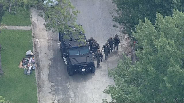 Police chase ends with SWAT standoff in Lake Worth neighborhood