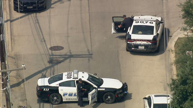 Dallas PD officer dragged by fleeing vehicle during traffic stop