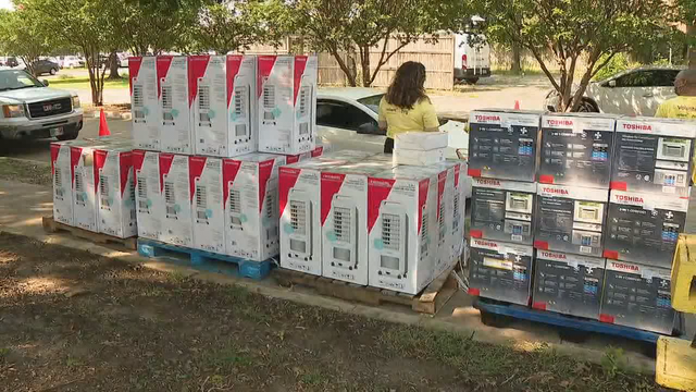 Heat relief resources offered to Dallas residents struggling to stay cool