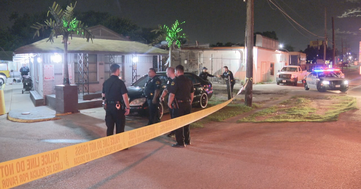 Dallas police investigating fatal shooting of man outside motel | FOX 4 ...