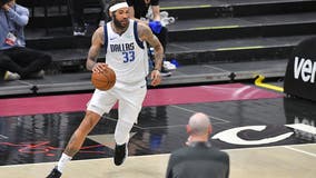 Dallas Mavericks pick up option for Willie Cauley-Stein