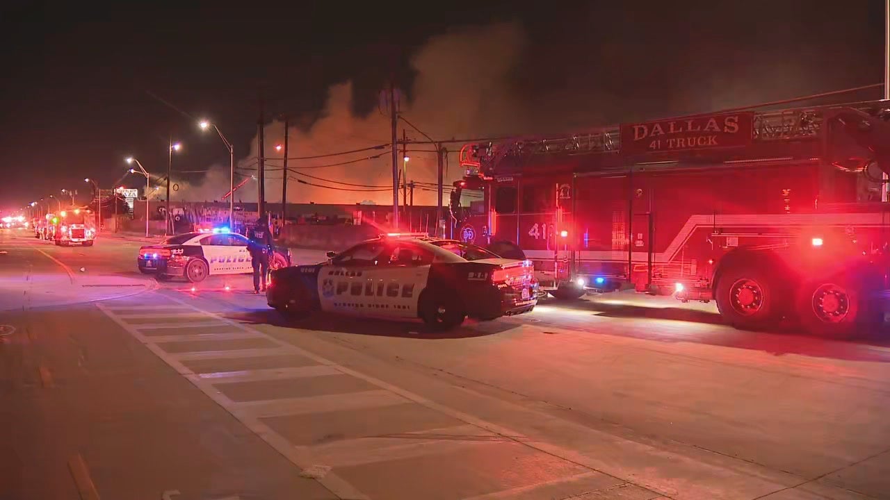 Dallas Firefighter Hurt While Putting Out Warehouse Fire | FOX 4 Dallas ...