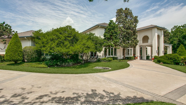 Emmitt Smith to have dinner with whomever buys his $2.2 million mansion