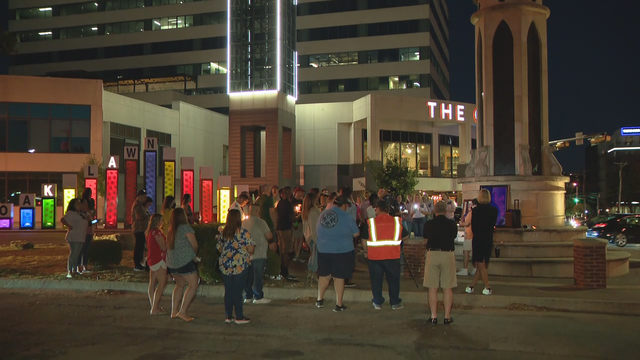 Vigil held to remember man killed in Oak Lawn robbery attempt