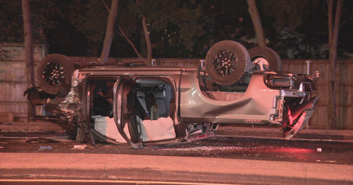 Man dies in overnight rollover crash in Dallas | FOX 4 Dallas-Fort Worth