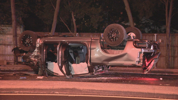 Man dies in overnight rollover crash in Dallas