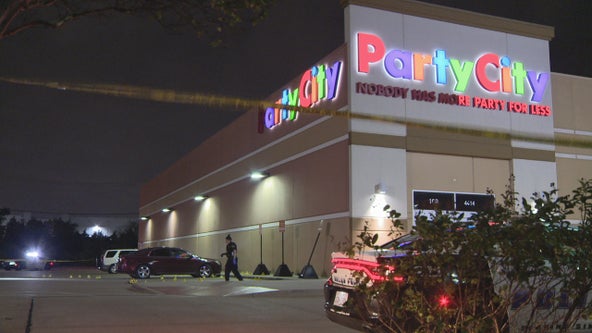 Man killed, woman critical hurt in shooting outside Dallas Party City