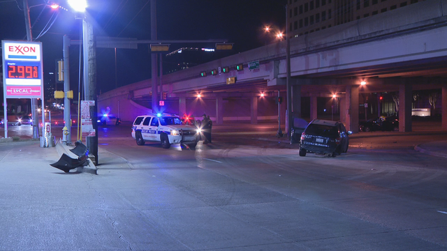 Man arrested for DWI following crash that injured two people in Dallas