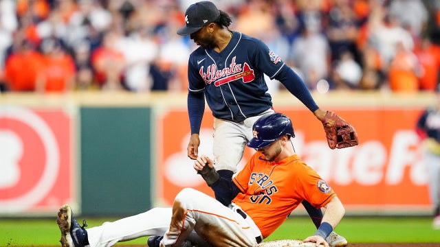 Astros beat Braves 7-2, tie up World Series