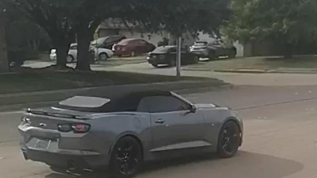 Fort Worth PD searching for car that injured woman, 2 children in hit-and-run