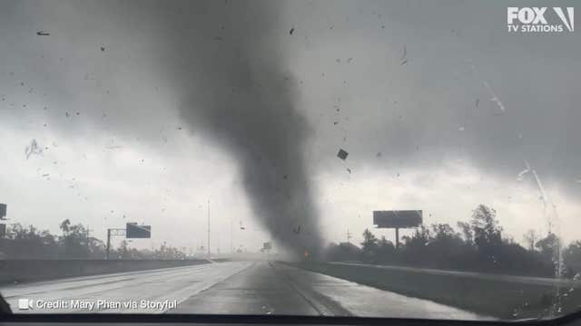Tornado rips across Southern Texas highway