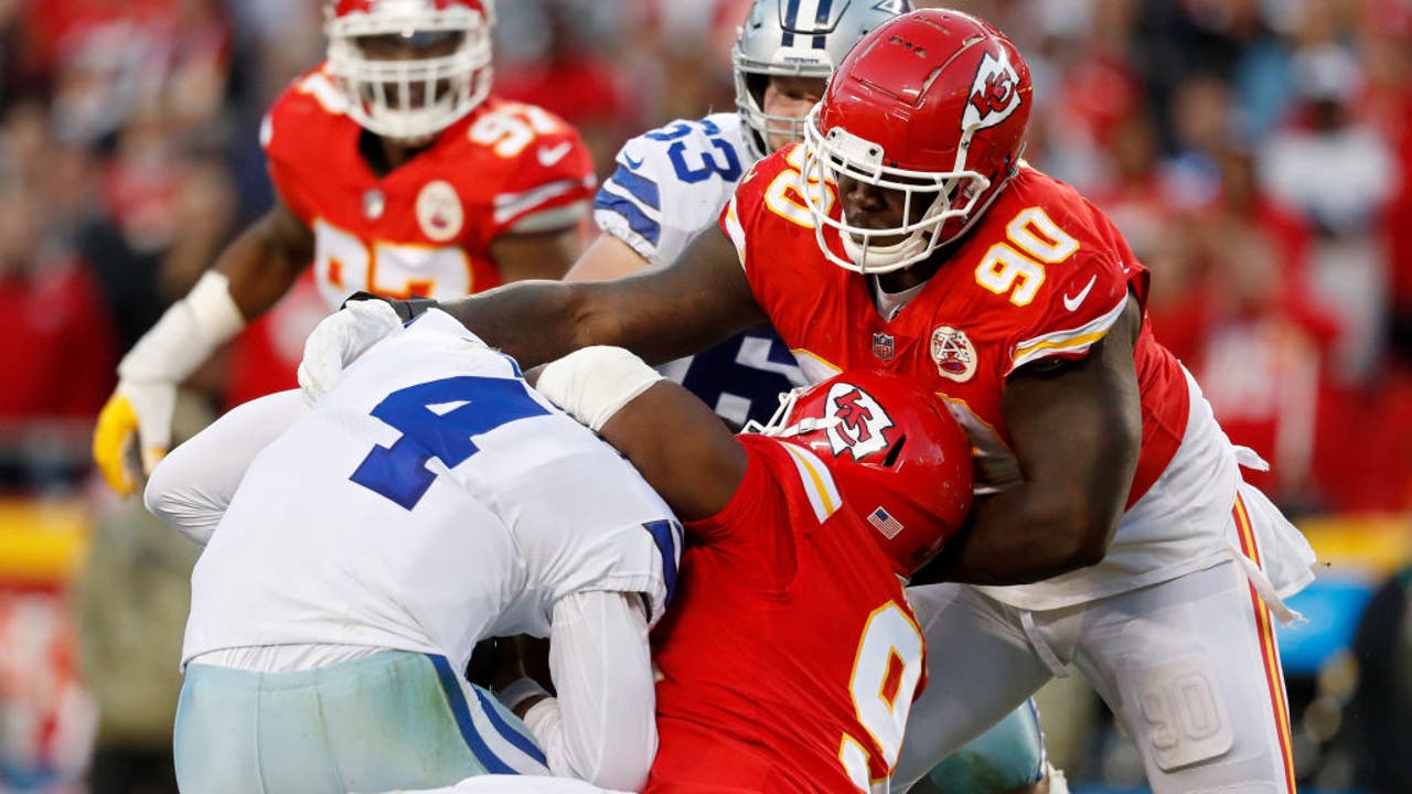 Cowboys full of blunder, fall to Chiefs 19-9