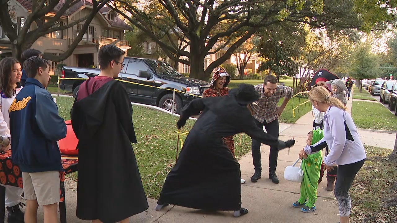 Trickortreating returns after being canceled last year for many
