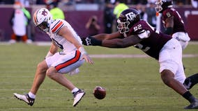 Clemons' scoop-and-score seals Texas A&M's win over Auburn