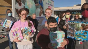 Mansfield students collect toys, encourage donations for Toys for Tots