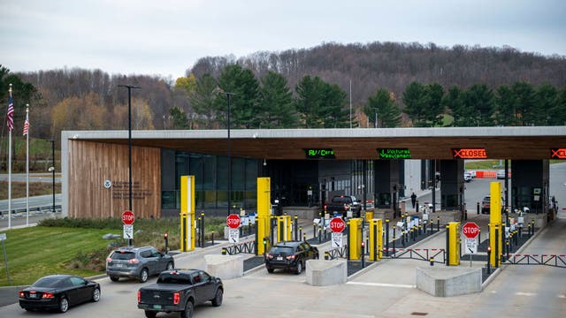 Alleged kidnapper and teen stopped at Canadian border after invalid COVID-19 tests