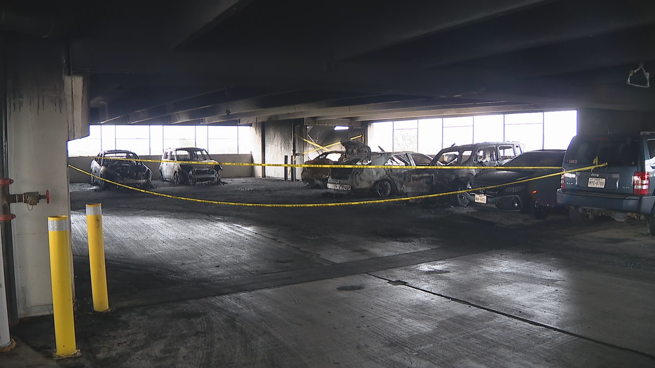 Fire in Eaton Centre parking garage closes stretch of Queen Street