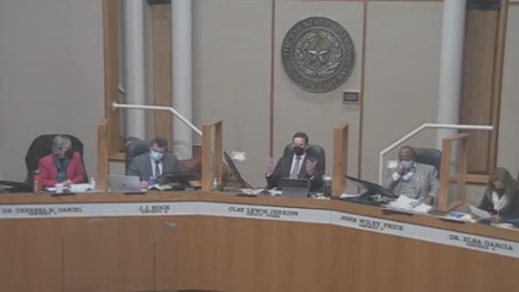 Dallas County requiring COVID-19 tests for its unvaccinated workers, offers bonus leave to the vaccinated