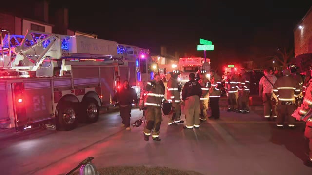 11 displaced in southwest Fort Worth apartment fire