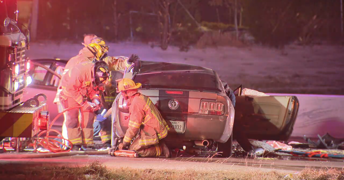 1 dead, 1 critically injured in crash on I-30 in Dallas | FOX 4 Dallas ...