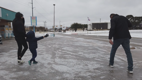 North Texans venture out in winter storm in search for food