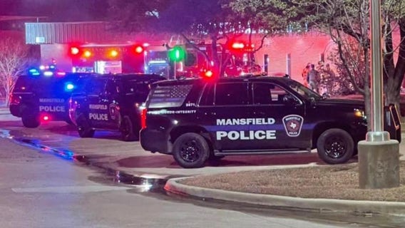 Man dead, child injured after truck crashes into building in Mansfield