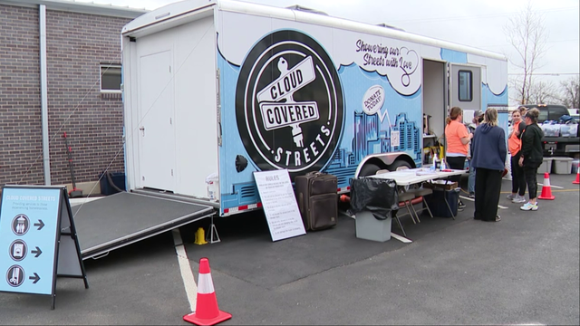 Fort Worth mobile unit offers showers to the homeless, free haircuts