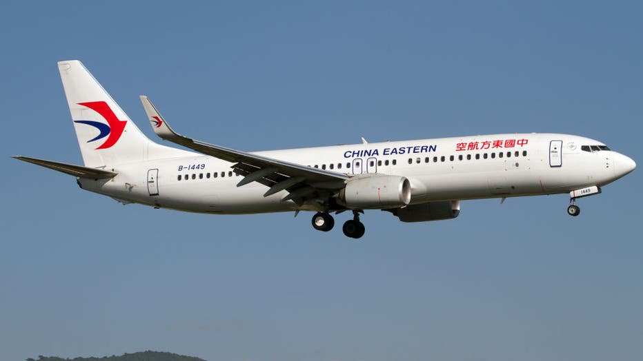 A China Eastern Airlines Boeing 737-800 about to land at