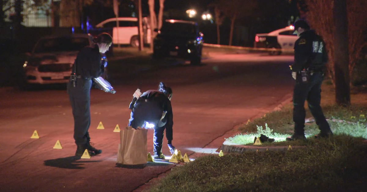 1 dead, 2 others injured in suspected drive-by shooting in Dallas | FOX ...