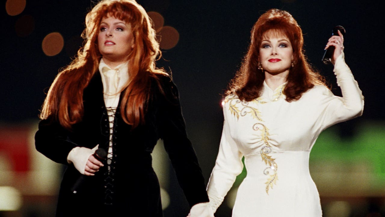 Country music world mourns the loss of Naomi Judd | FOX 4 Dallas