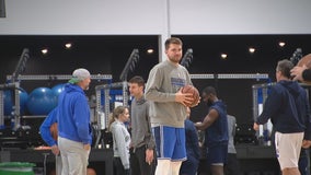 Luka Doncic practices with Mavs, likely won’t play in Game 2