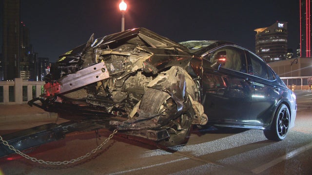 Car crashes into DART power lines near Downtown Dallas