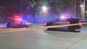 Man hit by stray bullet in Dallas triple shooting dies from injuries