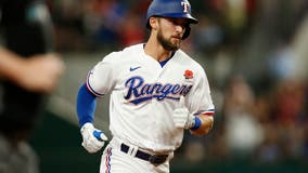 White goes deep after taking HR away as Rangers beat Rays