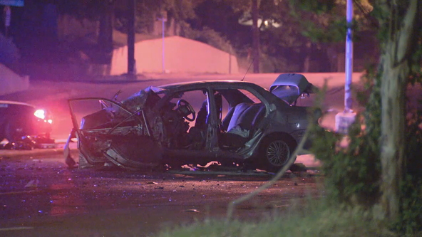 Driver dies after crashing into light pole in Dallas
