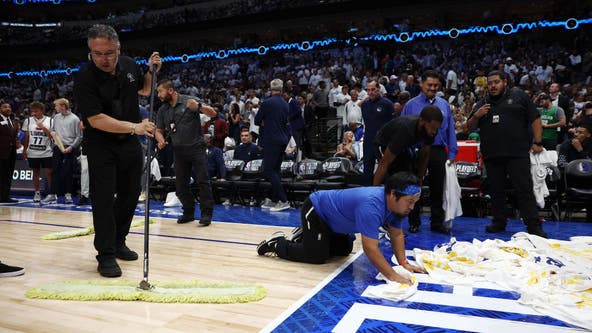 Warriors-Mavs Game 4 delayed 16 minutes by leaky roof